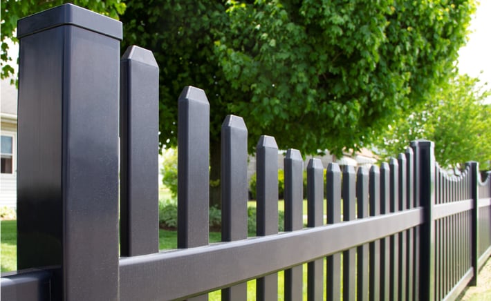 Columbia Picket Vinyl Fence 3