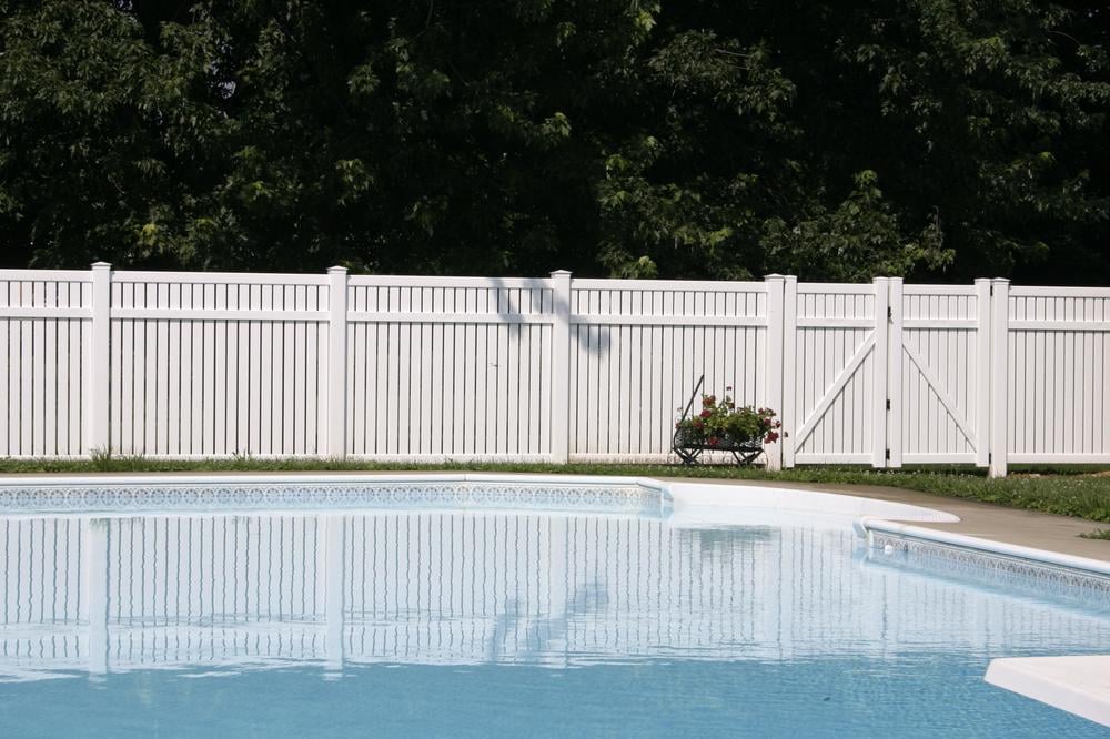 Comparing Your Yard Fence Options