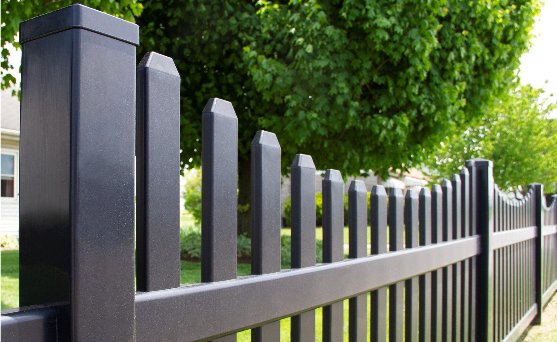 4 Vinyl Fence Types (and How to Choose the Perfect One for You)