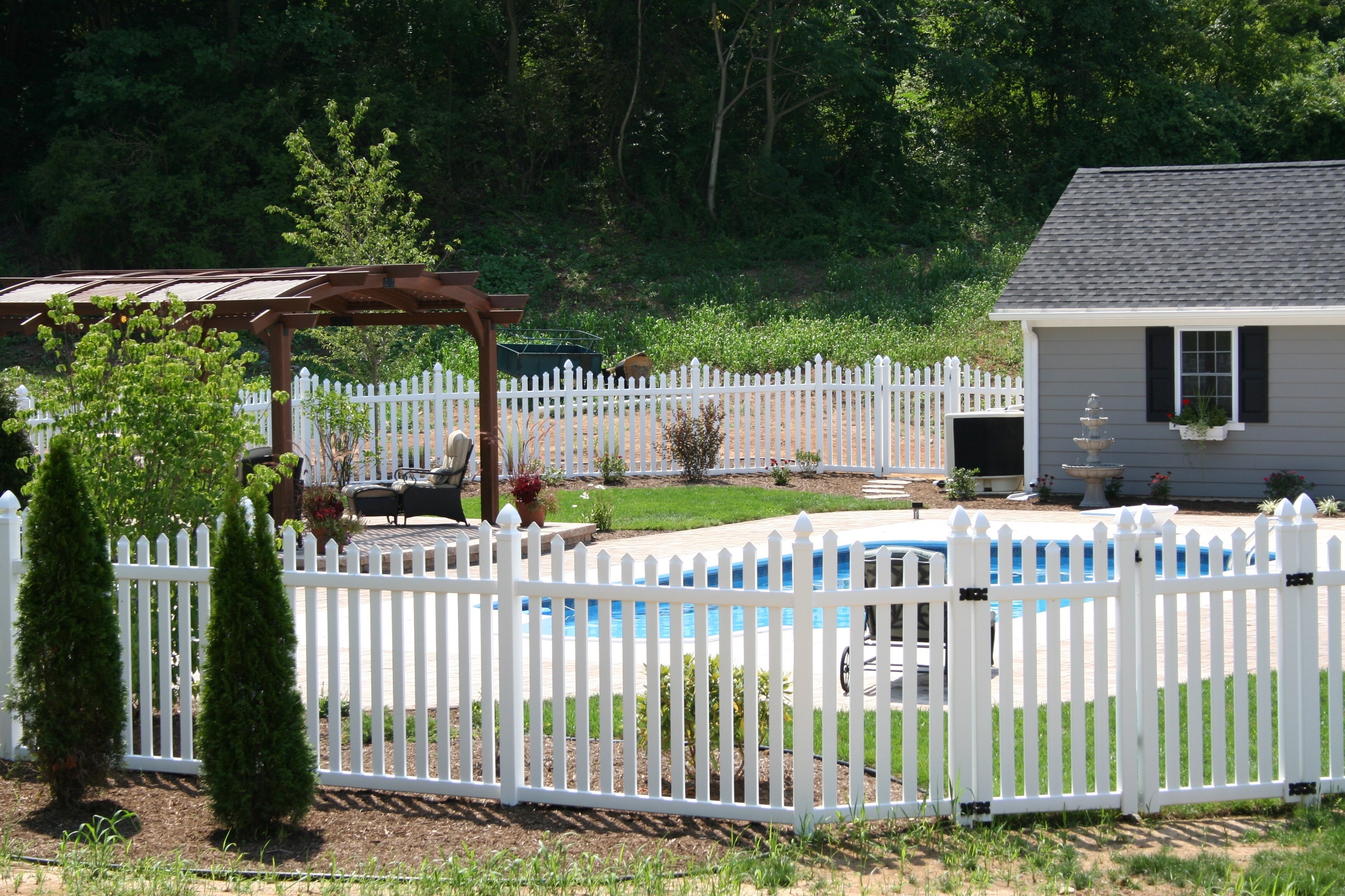 What You Need to Know About Pool Fence